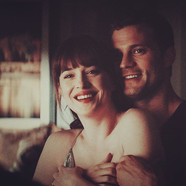 carlaanabel2009's tweet photo. Reposted from @50shadesofdamie2017 -  Mis adorables amores!! 💗
#dakotajohnson #jamiedornan #FiftyShadesFreed #FiftyShadesDarker #FiftyShadesofGrey #ChristianGrey #AnastasiaSteele #Damieesreal #latersbaby #Grey #fiftyshadesmovie #charlietango #teamdam… https://t.co/xVSHppysii https://t.co/vgrIijMX7A