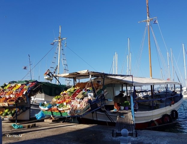 TheGreekFork's tweet photo. Inspiring Foodie Destinations . . . dazzle your taste-buds and feed your soul while travelling! Check out this blog post for more: https://t.co/5ho15Lw7gD #Greece #traveling #summer #holiday #VisitGreece https://t.co/wDsPrFQTb2