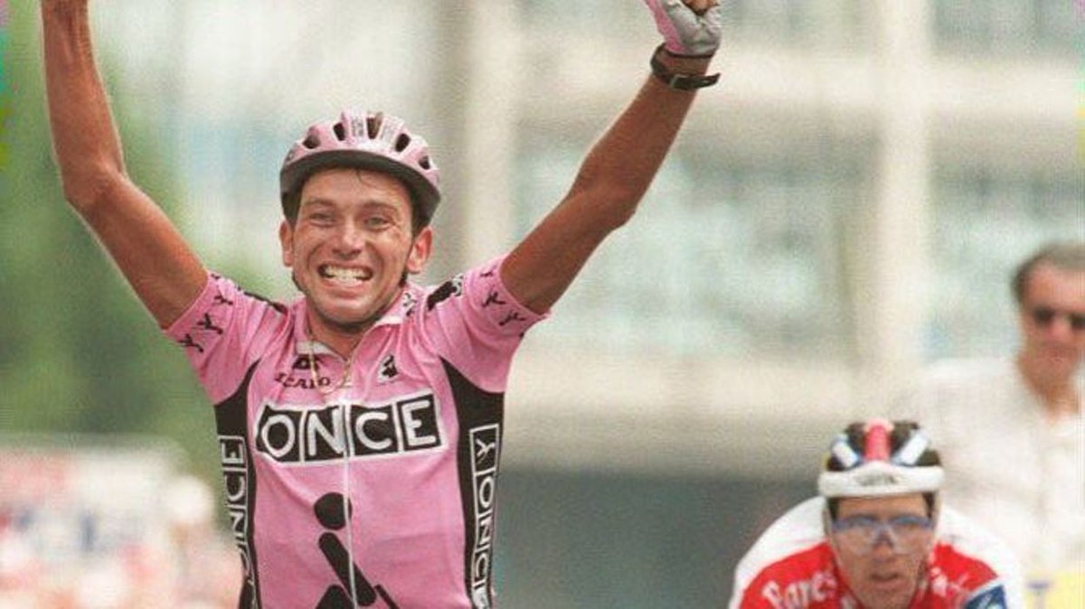 Miroir2Cyclisme's tweet image. The other Tour de France where both Johan Bruyneel &amp;amp; Lance Armstrong each won a stage:

1995 Tour - Stage 7 - Charleroi › Liège (200 km)

Game, set and match !

Johan Bruyneel wins the stage and takes the yellow jersey

📷 BELGAIMAGE

#TDF #TDF1995