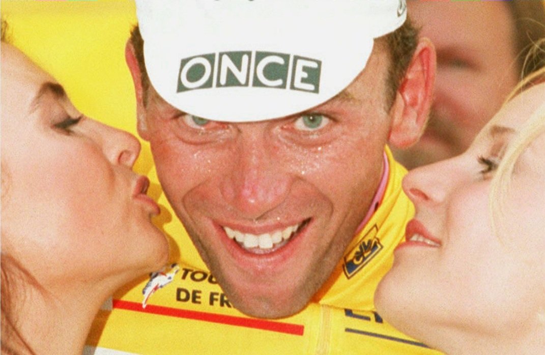 Miroir2Cyclisme's tweet image. The other Tour de France where both Johan Bruyneel &amp;amp; Lance Armstrong each won a stage:

1995 Tour - Stage 7 - Charleroi › Liège (200 km)

Game, set and match !

Johan Bruyneel wins the stage and takes the yellow jersey

📷 BELGAIMAGE

#TDF #TDF1995
