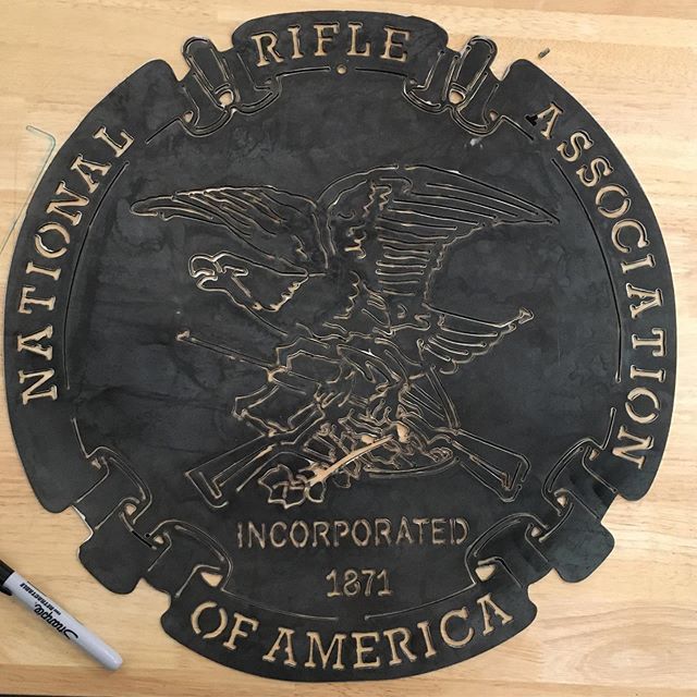 ChiefBrngRbr's tweet photo. 18" NRA sign. DM us for one or anything you're looking for! 
#sign #nra #nationalrifleassociation #guns #murica #america #righttobeararms @neotacticalgear #bakersfield #secondamendment @secondamendmentsports @n.a.g_industries https://t.co/eWWEBCjHMQ https://t.co/Nwd9QA6Df9