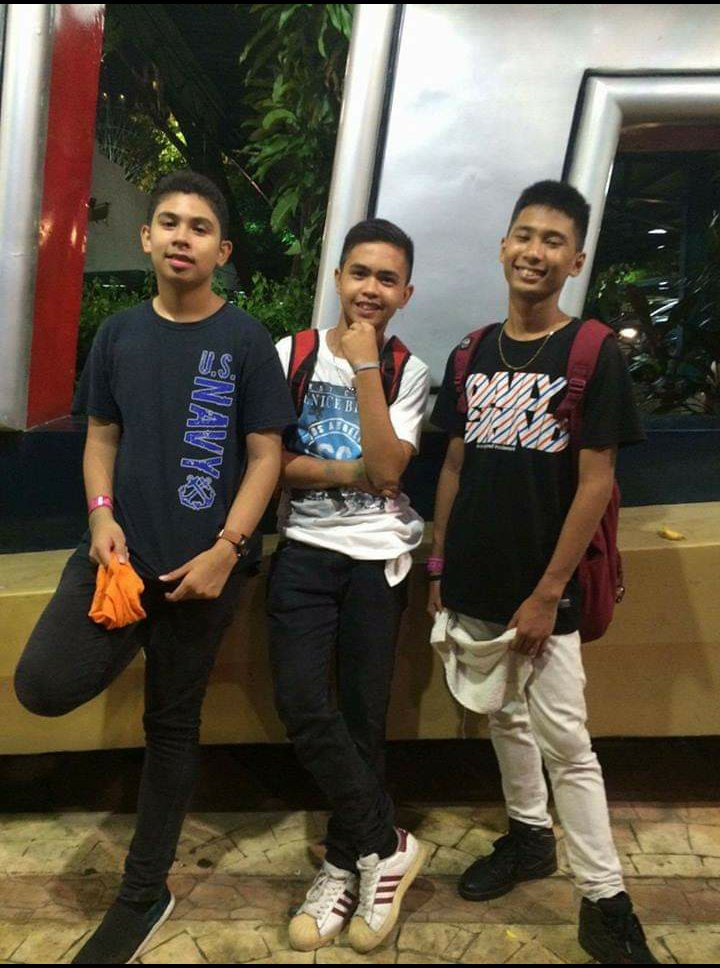 RobertMagsayo's tweet photo. SUPEREGO😇 ID 😁 EGO👿
Sino kaya mauuna satin mag ka anak😅🤣
#since14 https://t.co/Rez6iWmdWH