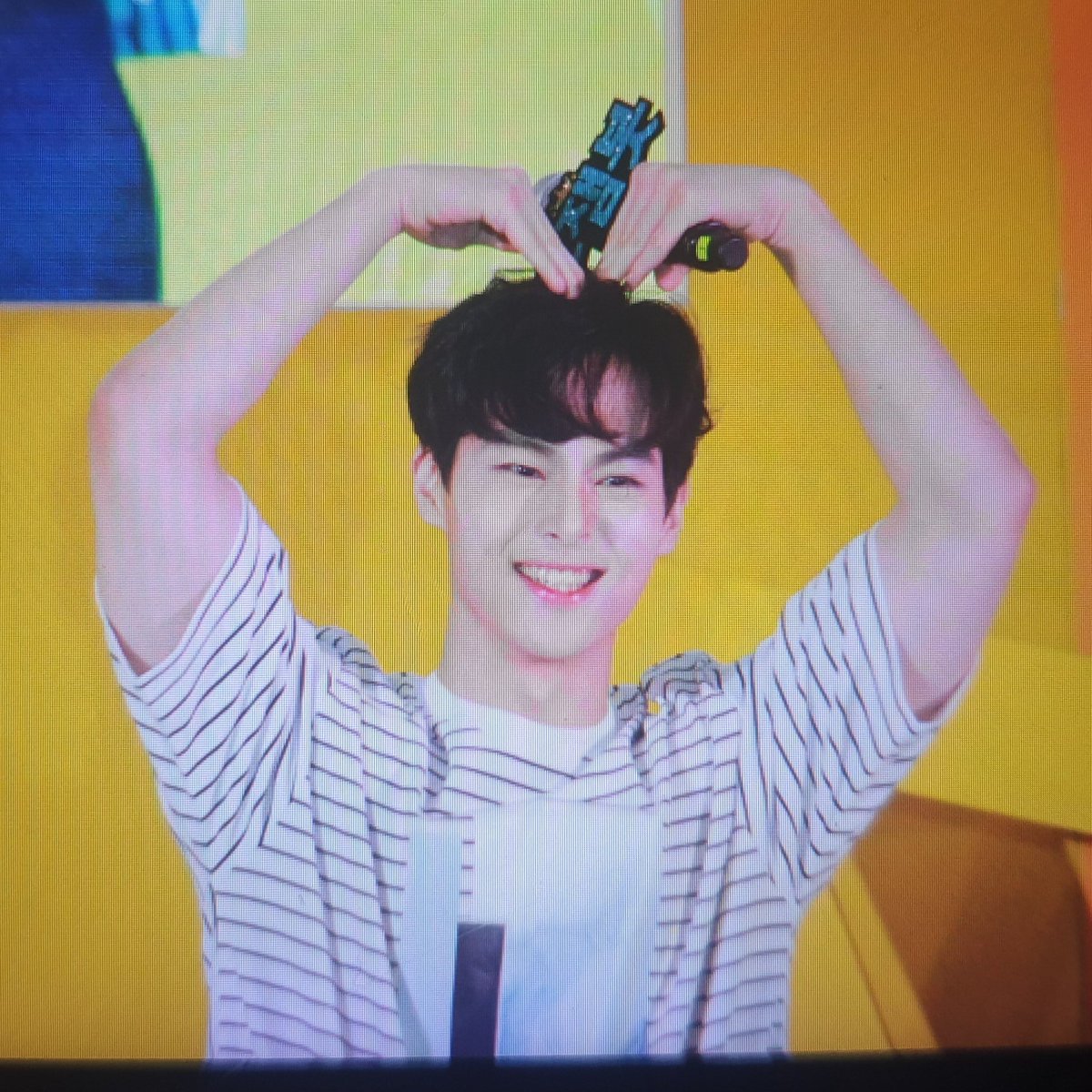 Nojam_ryung's tweet photo. 2019.08.11. 다이아페스티벌 꿀잼스튜디오 노잼봇 프리뷰 4p - 3
오빠 하트 중독되었나봐,,,, 아주 좋은 현상이야 이어가세요 오빠,,,
 #노잼봇 #봇노잼 #nojambot #botnojam https://t.co/wgooIeDbfH