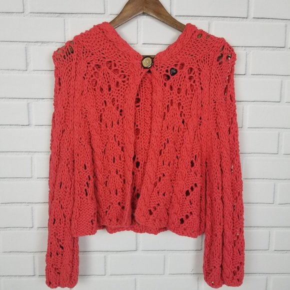JamiesDsnStore's tweet photo. So good I had to share! Check out all the items I'm loving on @Poshmarkapp from @Christe34535598 #poshmark #fashion #style #shopmycloset #modainternational #citizensofhumanity #billabong: https://t.co/57LTsugBeh https://t.co/fnqtswuAet