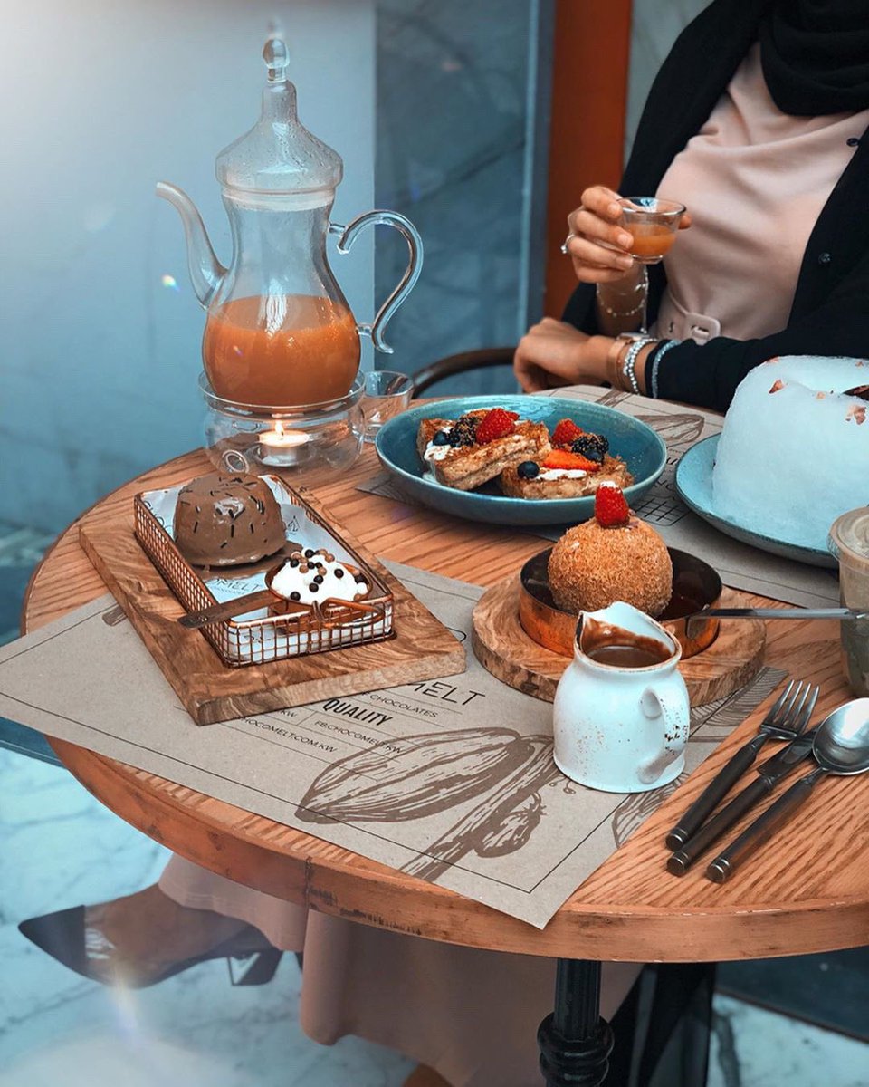 TheDubaiMall's tweet photo. Theres no better place to go for Eid than #thedubaimall! It's not just a great shopping experience, but also my favourite place for amazing restaurants & cafes. How good does my dessert look from #chocomelt?
#TheDubaiMall
#tdmeid #dubai #UAE
📸 @the.rreem https://t.co/JswBEaU3dc