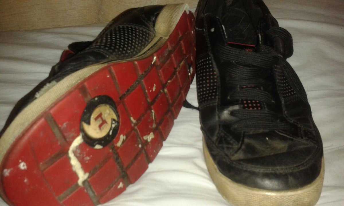 CashMasterBoss's tweet photo. Looking for pigs to clean my trainers. #boss #master #onlymanonearth #dirty #trainers #pigs #cashpigs #gayslaves #cashmaster #cashslaves #feetslave #worship https://t.co/LwEdqC4Ih9