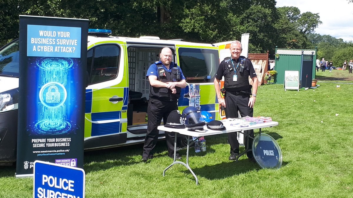 AlveWythallCops's tweet photo. @AlveWythallCops @WMerciaSpecials @HagRuberyCops Are at @WythallPark for the Wythall Carnival, all set up ready for surge ๐ค. Please pop along and say hi.
Pc Albutt
#community
#CommunityEngagement https://t.co/puOMLbXDZT