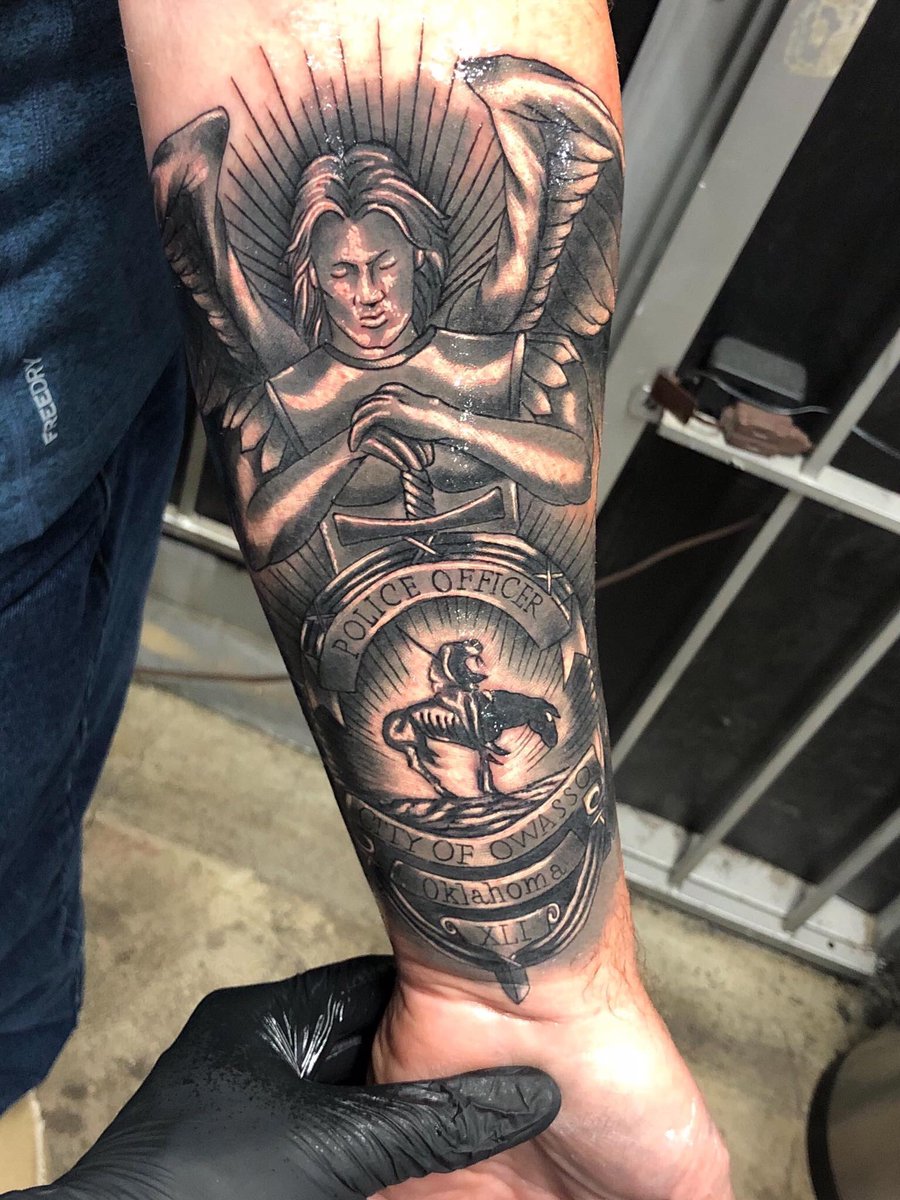 bk_klev's tweet photo. Amazing. 
.
Supporting first responders from across the country... That’s Prison Break Tattoos and #HeroInk!
.
Prison Break Tattoos supports the men and women who every day risk their lives.  #belikebk
.
Buy PBT shirts, hats and more at: https://t.co/F1GPjUUXse https://t.co/614B1PWlNK
