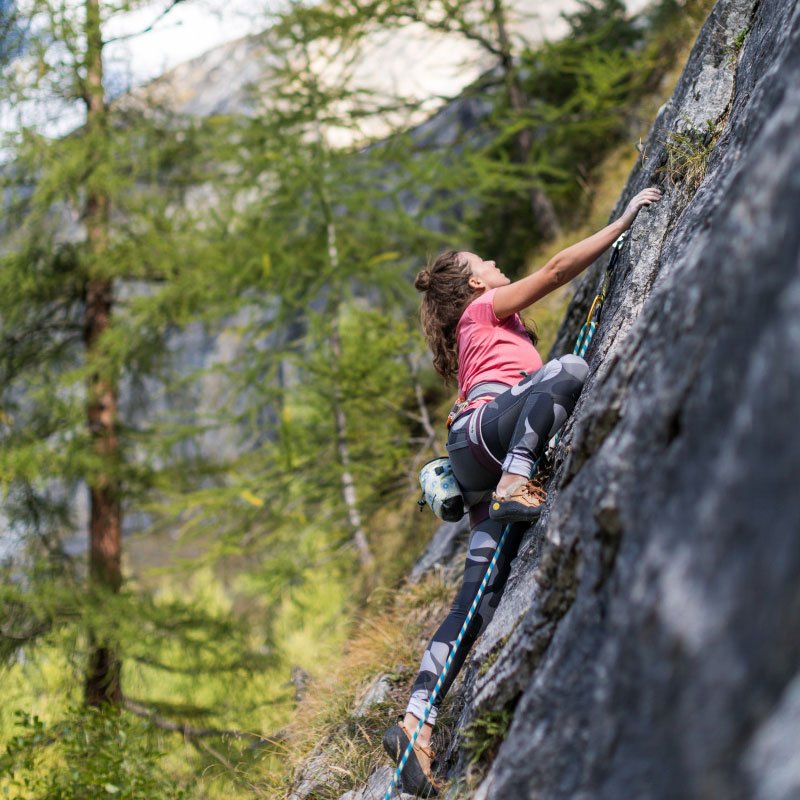 Summer in verbier !
***
L'été à Verbier !

#paradise #climbing #escalade #verbier

#mountainhub #coworking #coworkingspace #explore #valaiswallis

Crédit photo : Verbier