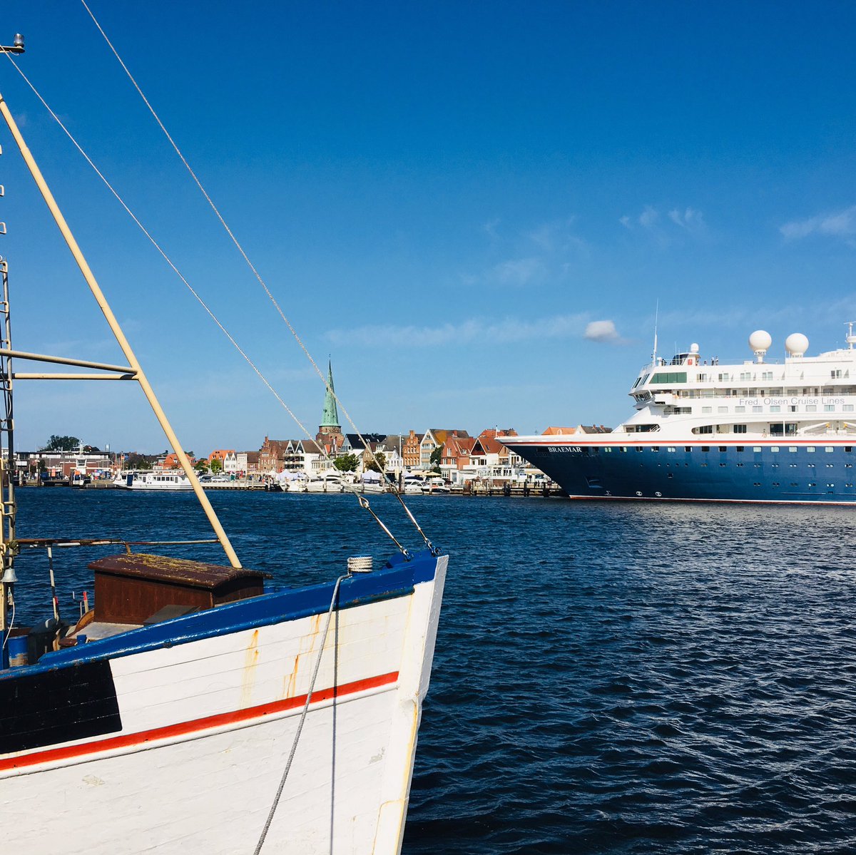 tm1mueller's tweet photo. zwei Seiten von Lübeck-Travemünde  #ostsee https://t.co/qdVRWfcVV7