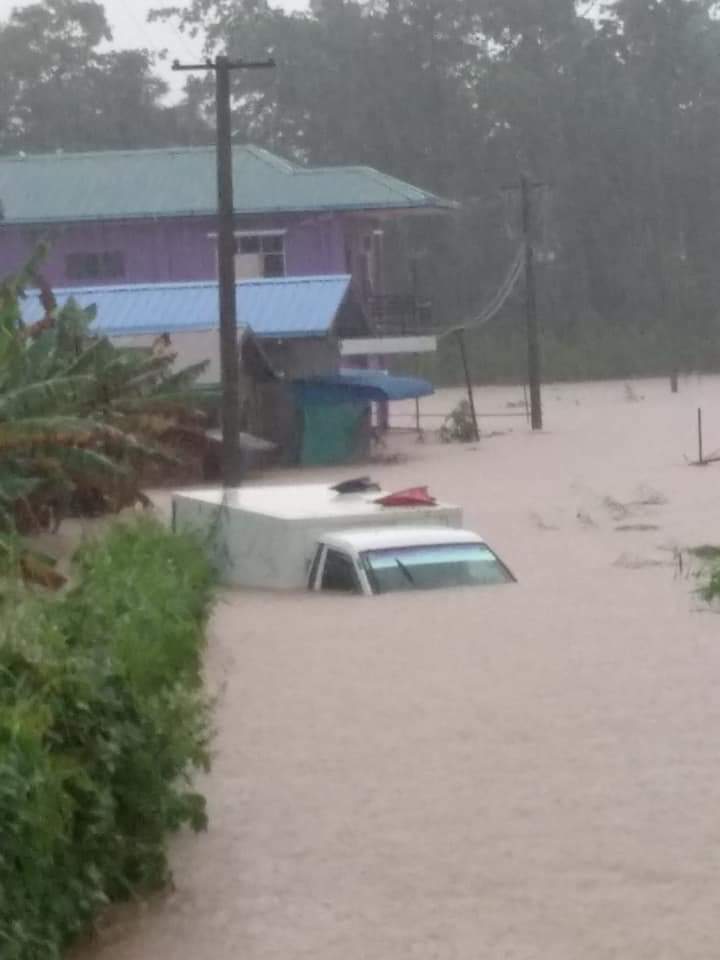ZinEri61's tweet photo. Myanmar people need some help now. Many people are trapped in their house and sink even 10 towns of Mon state rn.We need emergency rescue from international to help peopleπ Please retweet and help usπ²π²
#SaveMyanmar #PrayforMonState
@UNICEF @UNICEFIndia @UNICEFUSA @unicefphils https://t.co/eq6xsEkzuY