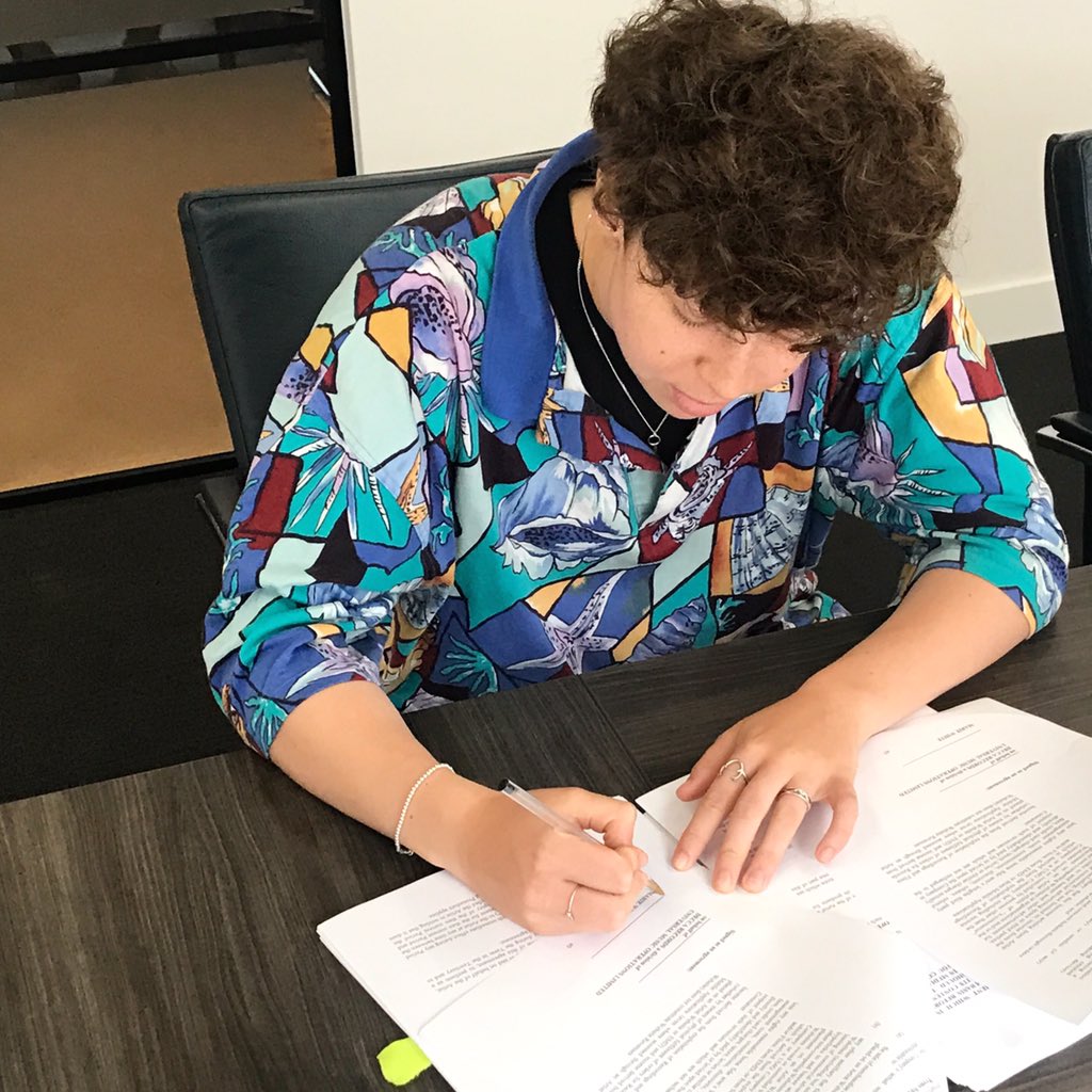 The rumours are true! I signed my first record deal with <a href="/DeccaRecords/">Decca Records</a> last week! Onwards and upwards for Team Marie ❤