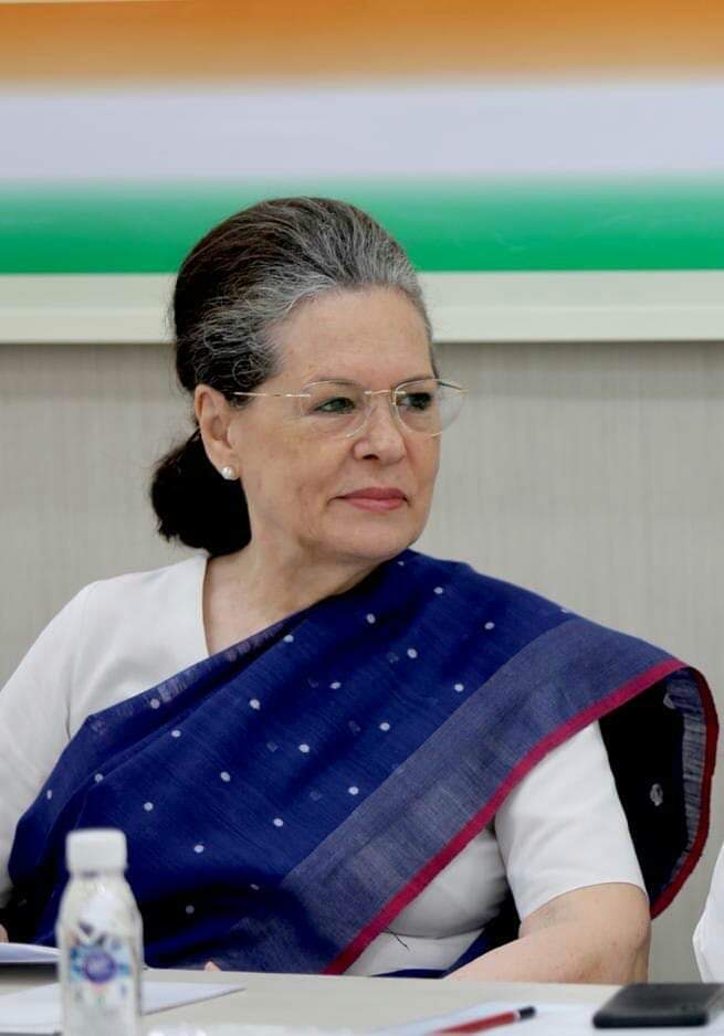 HemraNagar's tweet image. @RahulGandhi
@_SoniaGandhi
@SachinPilot
भारतीय राष्ट्रीय कांग्रेस( AICC ) की अंतरिम अध्यक्ष आदरणीया श्रीमती सोनिया गांधी जी को बनाये जाने पर उन्हें हार्दिक बधाई और शुभकामनाएं एवं कांग्रेस कार्यसमिति का हार्दिक आभार।
#WithINC