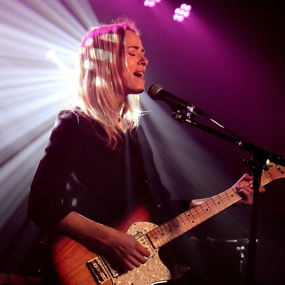 A big HAPPY BIRTHDAY to Big love Gemma, have a brilliant day! 