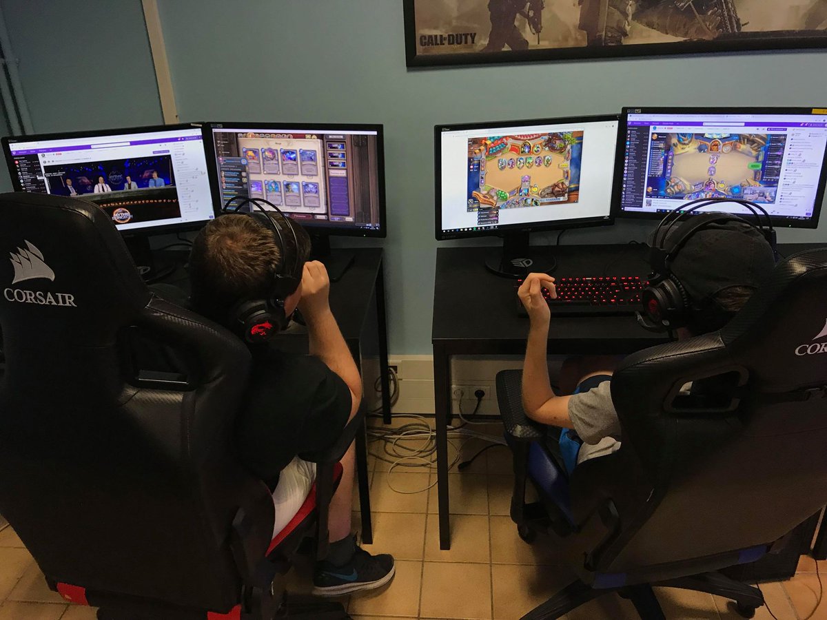 HeliosGamingFR's tweet photo. Préparation pour les #Hearthstone #MastersTour de Séoul pour #HeliosUnity à #HeliosGamingSchool @HGS_Freyming 💪

#GoForHelios https://t.co/ZjjbVUXg92