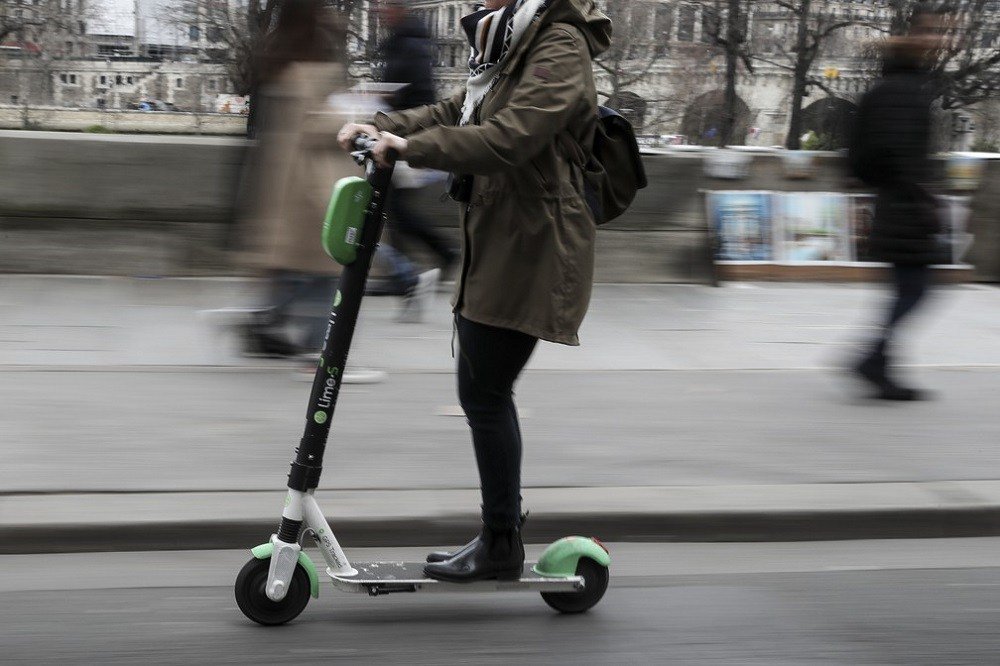 rioinformer's tweet photo. Decree Sets Rules for Shared Scooter Service in São Paulo https://t.co/nLKS1EpVgI https://t.co/pfpRUs04Co