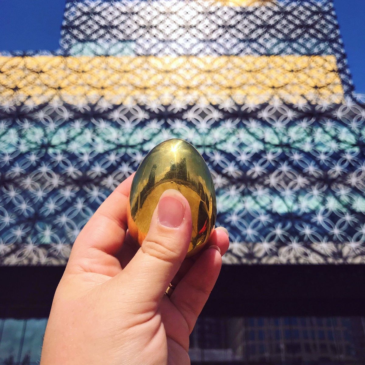 thecoppercouk's tweet photo. Our #brassegg is on an adventure, some desk accessories are too nice to be kept inside all the time! #libraryofbirmingham #madeinbritain #brasseggadventure https://t.co/7gPj4nZM0t