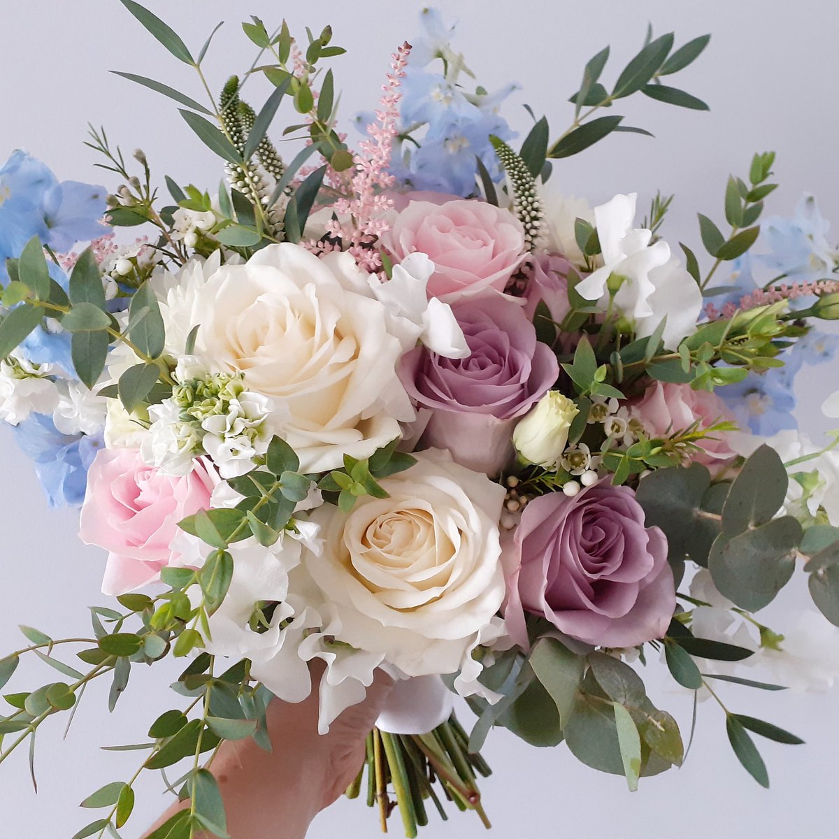 For Amy 💕
A beautiful mix of soft summer pastels for my beautiful bride Amy. I first met Amy and her lovely mum Linda over a year ago, and what an absolute joy it has been to work with them to create this beauty ♡ A classic rose combination with a touch of rustic loveliness.