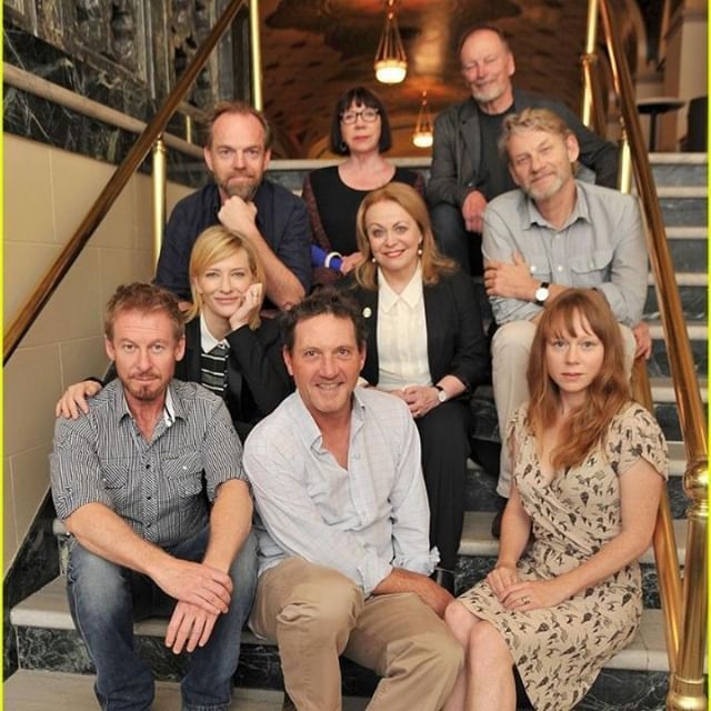 📸 Photocall of the cast of Uncle Vanya at Lincoln Center (2012) 🎭⠀

#hugoweaving #photooftheday #theatre #unclevanya #cateblanchett #richardroxburgh #johnbell #jackiweaver #sandygore #haileymcelhinney #anthonyphelan #andrewtighe #australiantheatre … hugoweaving-rs.tumblr.com/post/186928551…