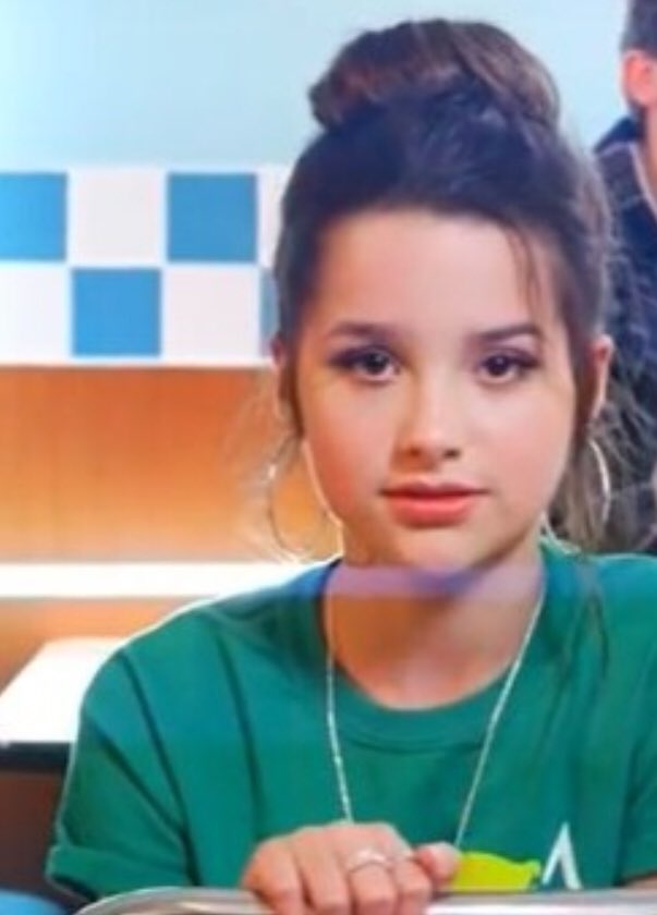 voteannielebla5's tweet photo. Picture this. @annieleblanc #ChoiceMusicWebStar https://t.co/h1hovFKTjY