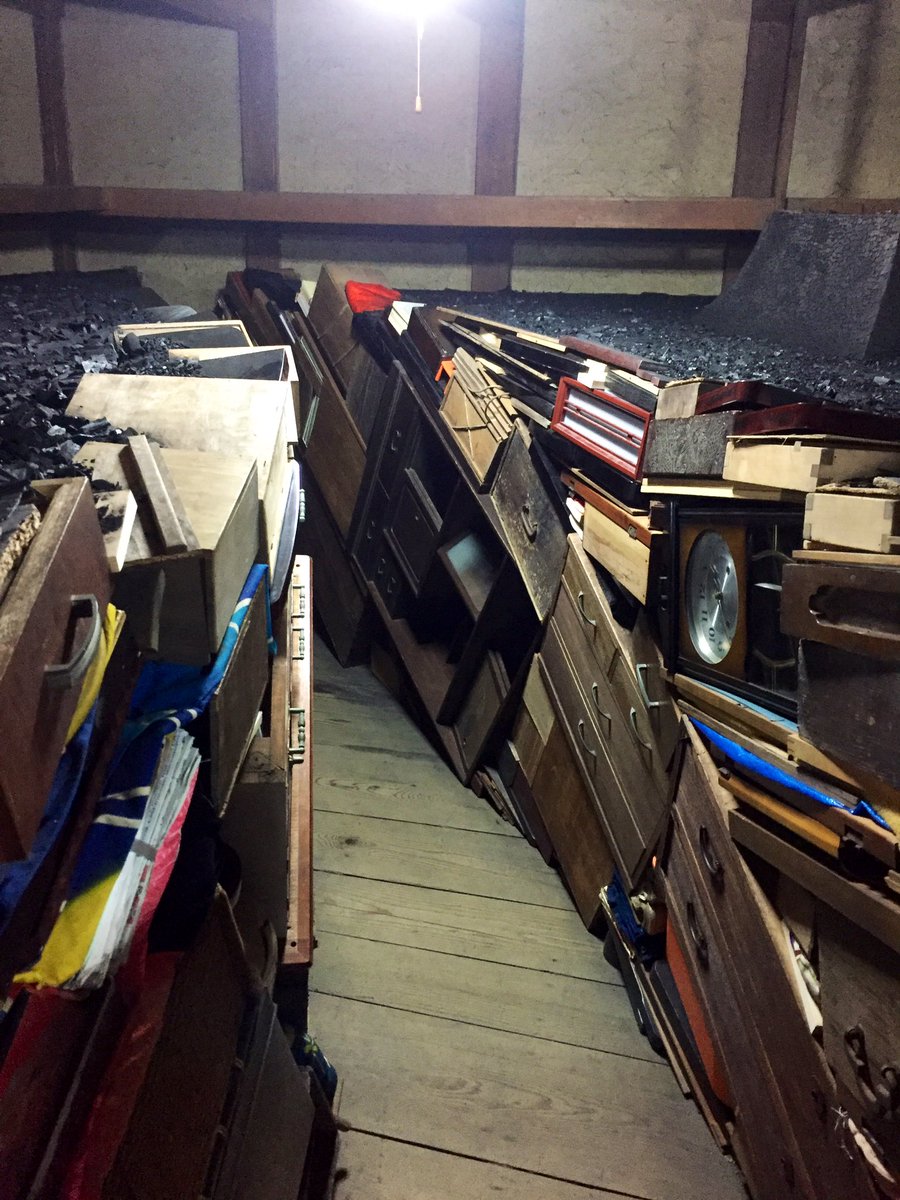 photon_web's tweet image. 四間道・円頓寺エリアは点在する民家やギャラリースペースを巡る形式。この展示方式、いかにもアートフェスって感じで好き。靴脱いで「こんにちはー」って入っていく感じ好き。
しかも公式アプリで場所をナビしてくれて便利。
でも時間切れだな。もう一泊か。