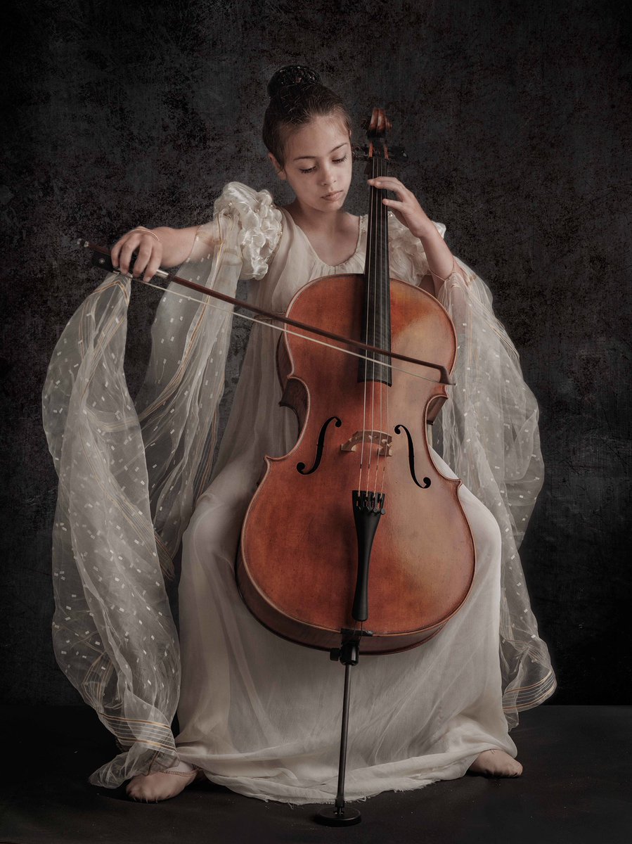 TheCelloCorner's tweet image. Lotte last month in my studio trying out a concert dress. It fits! 😃👍#concertdress #cello #stagepresentation #thecellocornerlondon