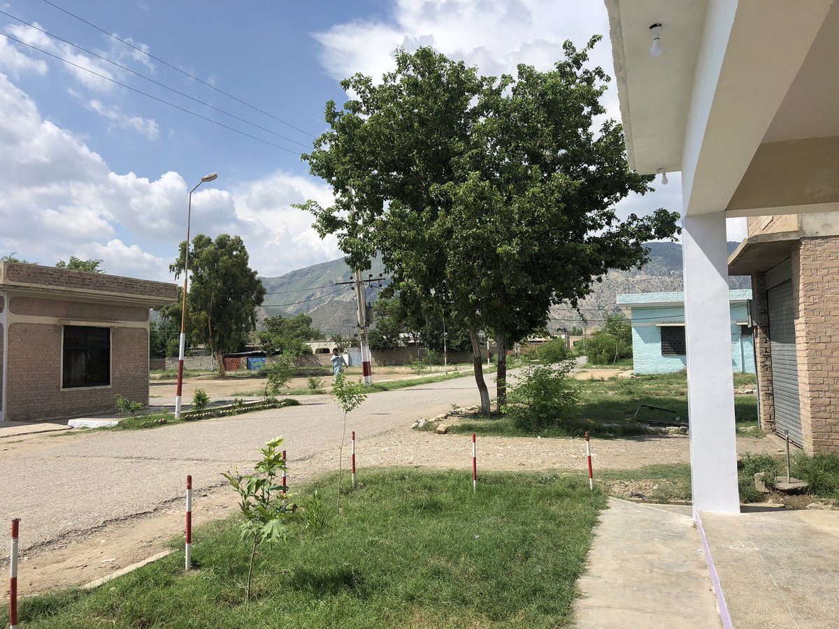 JanQayyam's tweet photo. @PTIofficial @HealthKPGovt AOA this is Tehsil Thal Hospital , approximately 200 Kannal of area has been allocated for hospital .each tenure local politician did political scoring to construct small blocks haphazardly . Our demand of 100 bed master planing on this precious land . https://t.co/OBq4777ljp