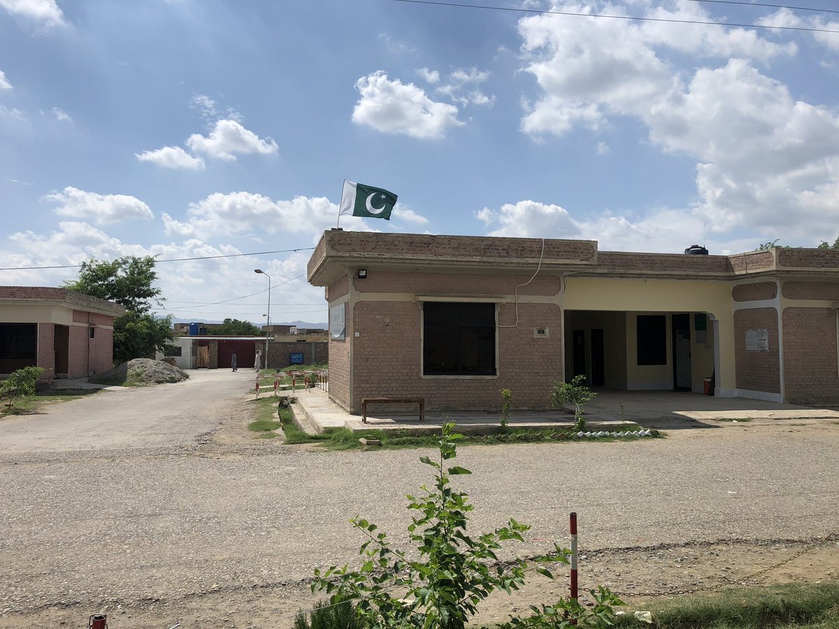 JanQayyam's tweet photo. @PTIofficial @HealthKPGovt AOA this is Tehsil Thal Hospital , approximately 200 Kannal of area has been allocated for hospital .each tenure local politician did political scoring to construct small blocks haphazardly . Our demand of 100 bed master planing on this precious land . https://t.co/OBq4777ljp