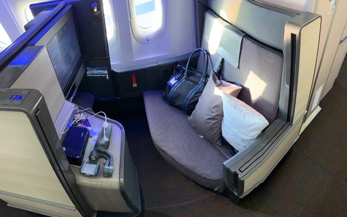 MillionMiler85's tweet photo. Loved my @FlyANA_official “The Room” #new #businessclass #ja795A flight from @HeathrowAirport to #Tokyo #Haneda . #ビジネスクラス #新機材 #個室 #スターアライアンス #staralliance #allnipponairways #全日空 #avgeek https://t.co/zfi9Xu50Ol