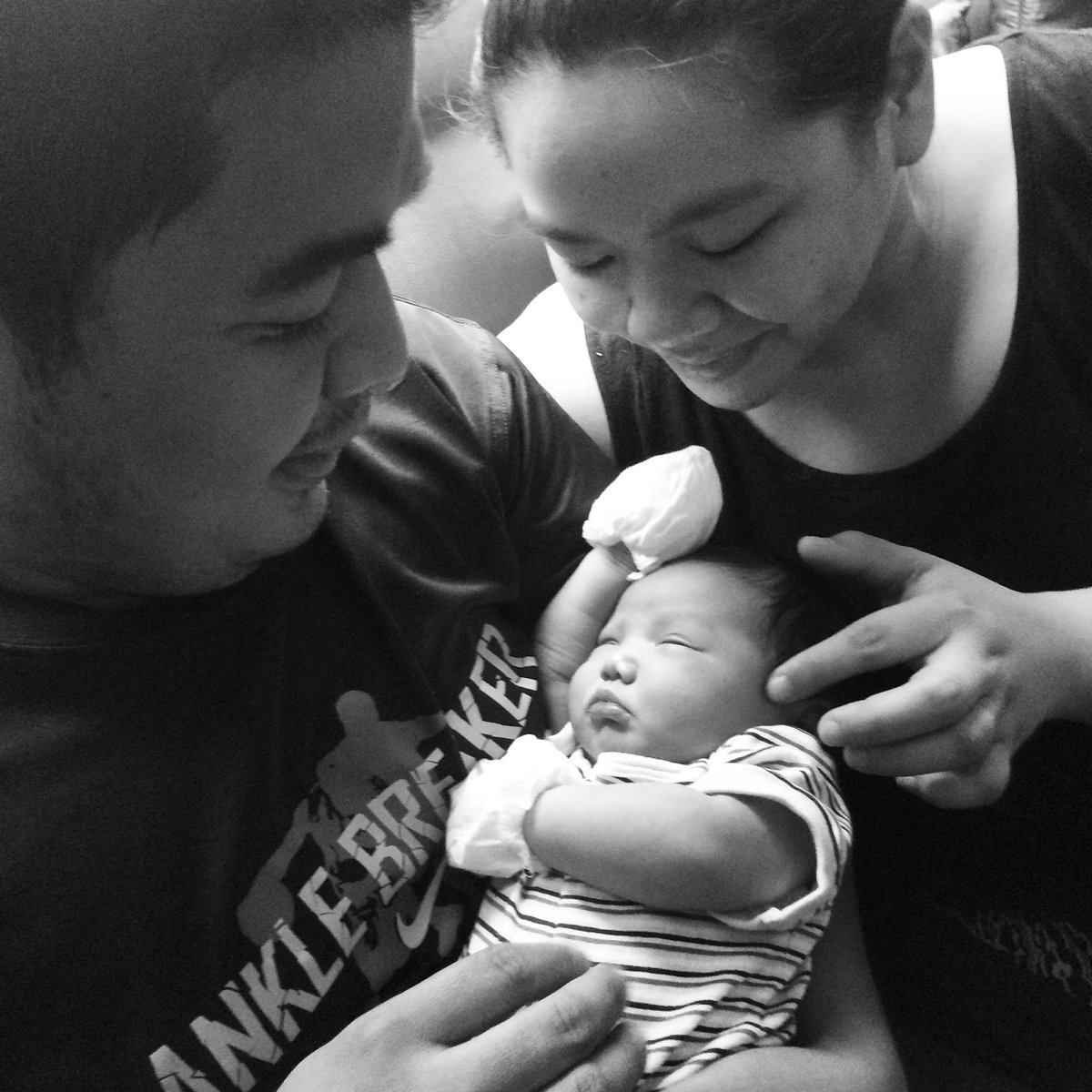 memfy's tweet photo. 25 Most Memorable Moments of First-Time #Parents https://t.co/oQe8g71MrL https://t.co/zayZXSR2vX