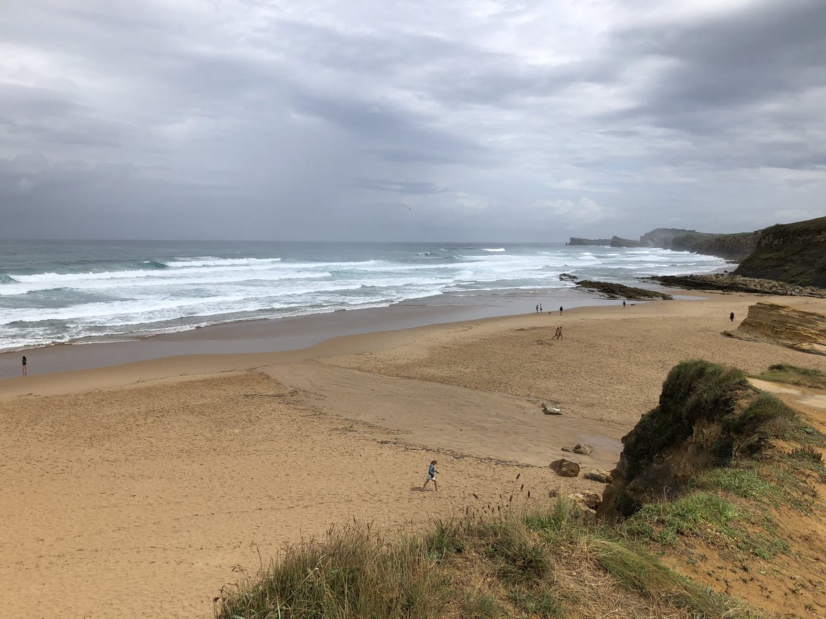 One of my favorite beaches in the world #PlayaDeLiencres #Cantabria #DiaCantabro #Waves
