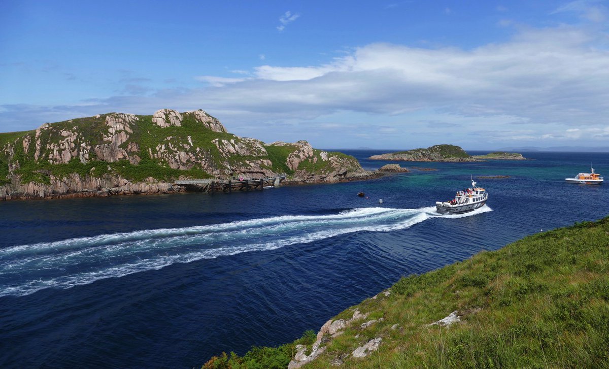 EdgeofMull (@edgeofmull) on Twitter photo On their way to Staffa. On their way to Staffa.