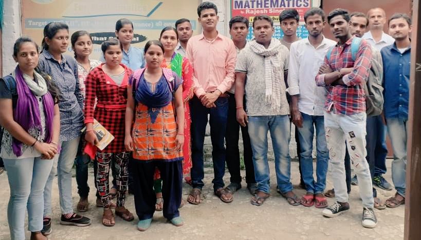 FaceOfFuture1's tweet photo. #Walk4Freedom की संपूर्ण तैयारियां हेतु आयोजन समिति की बैठक ।
आओ मिल कर करे एक महान राष्ट्र का निर्माण।।

#NationBuilding #Youth4NewIndia #FaceOfFutureIndia #TogetherWeCanDoEverything 
@ChapraZila @Be_Elixir @MadhishParikh @_NSSIndia @abvpchhapra @DainikBhaskar https://t.co/644XNJO8cb