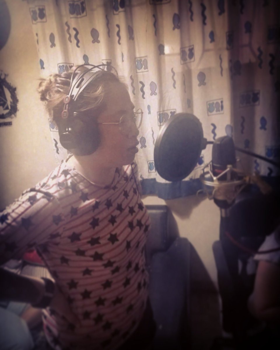 OdeToLaLuna's tweet photo. Let's get those vocal tracks in!
🌛🌝🌜
#recording #vocaltrack #vocals https://t.co/sSosarLktE