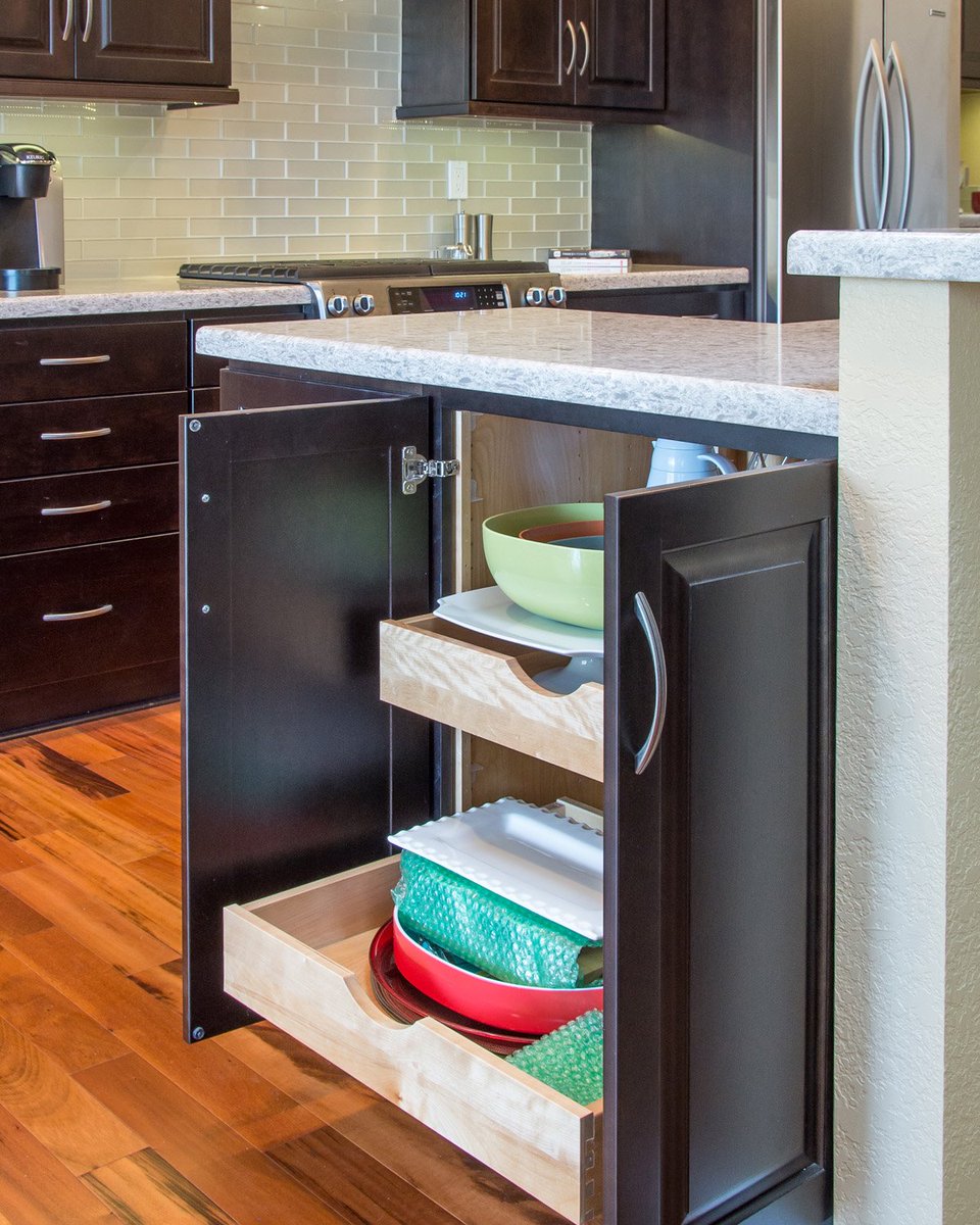 Cabinets fitted with pull out drawers are great for easy access storage, and the dark mahogany colored  cabinets show you don't have to give up style for functionality. ✨

#RemodelWorks #SanDiegoRealEstate #LoveWhereYouLive #InteriorDesign #HomeImprovement #KitchenInspo