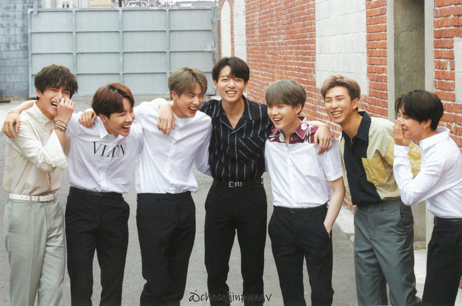 RoseJouana's tweet photo. Enjoy boys. Don't worry ARMYs will always here for you, Iloveyou. 😘

#HappyVacationBTS https://t.co/e3vAN8DMvT