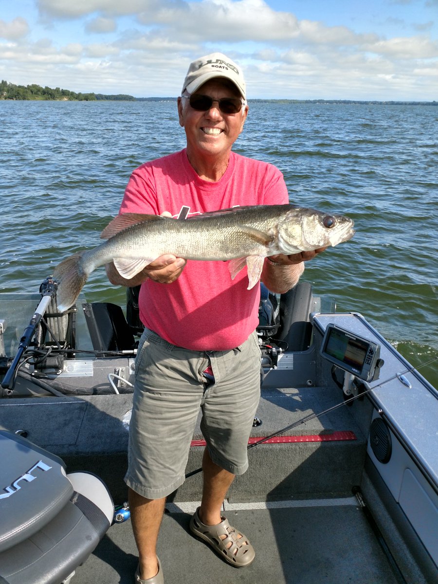 BobCorbin79's tweet photo. Bill with a nice walleye @wpresortmn https://t.co/XarLjTR7Ax