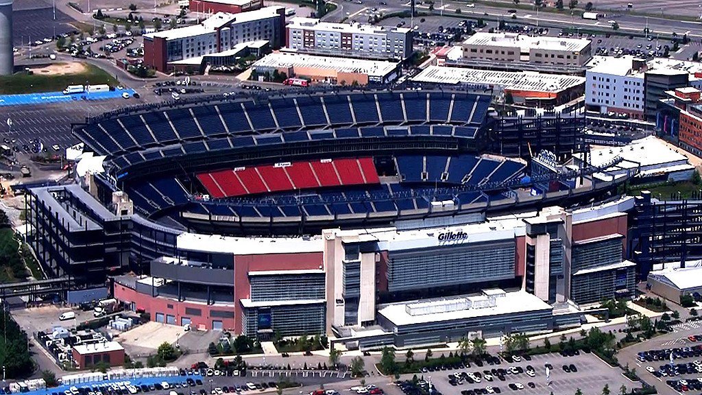 boston_informer's tweet photo. Gillette Stadium Offering Free Parking Option During Patriots Games In Effort To Ease Traffic https://t.co/J1CgXchtbU https://t.co/jUsycII0Y7