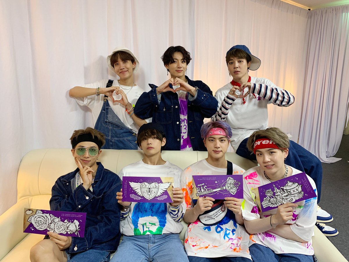 LoVeaRMy_09's tweet photo. 쉬지 않고 오래 달려온 만큼, 쉬는 것도 잘 쉬기를 바라요😢 

우리 앞으로도 오래오래 함께 할테니까, 잘 쉬고 와요🙌 

어제보다는 더, 내일보다는 덜 보라합니다💜

#HappyVacationBTS https://t.co/poV9oaK8CV