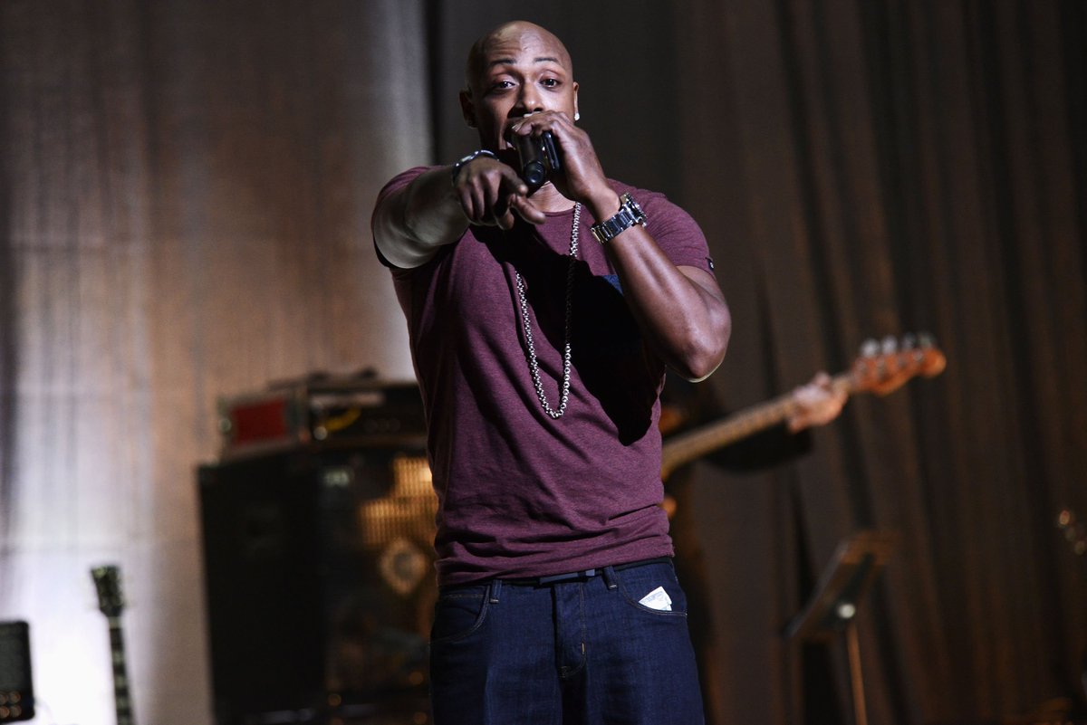VibeMagazine's tweet photo. Rapper Mystikal falls off a Florida stage 30 seconds into his performance: https://t.co/N59bImwGio https://t.co/CoE4ich0Gs