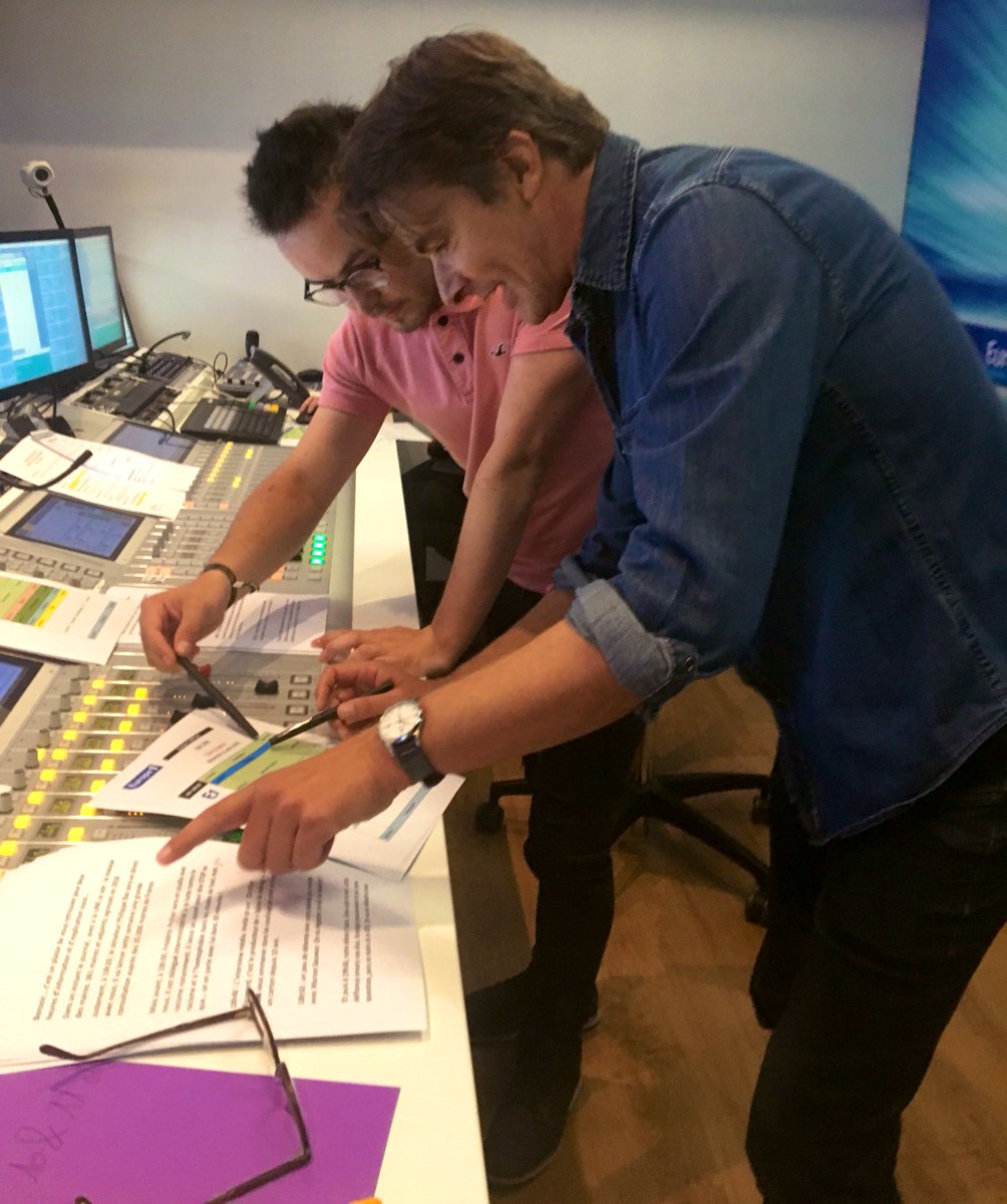 cedriclastennet's tweet photo. 📻 Au programme de votre Grand Journal du soir avec @thierrydagiral :
On va parler de la sécheresse, du rapport du #GIEC, de la lutte contre les haines, les violences contre les maires.
et vos rendez-vous : @marionsauveur, l'interview média, le rétro d'actu.
#Europe1 https://t.co/NRQ3bKyPMl
