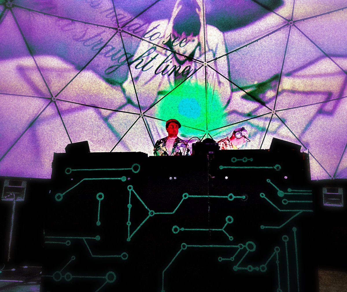 jamesemarks's tweet image. Synthesist Reloaded &amp;amp; Krautwerk #Flow 

Harald Grosskopf @synthecist live at #TheCyberDrØne @BoomtownFair with #GlitchInTheMachine #VR

#ThirdMind #FreekPixels #PsychFi #LeaveNoTrace #BoomtownCH11 #MixedReality 🌳⚛️🌈🤖👽⚡