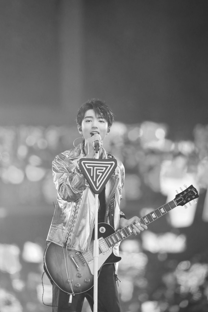 qins_oner's tweet photo. good night everyone. https://t.co/gGIqTPiaOW
