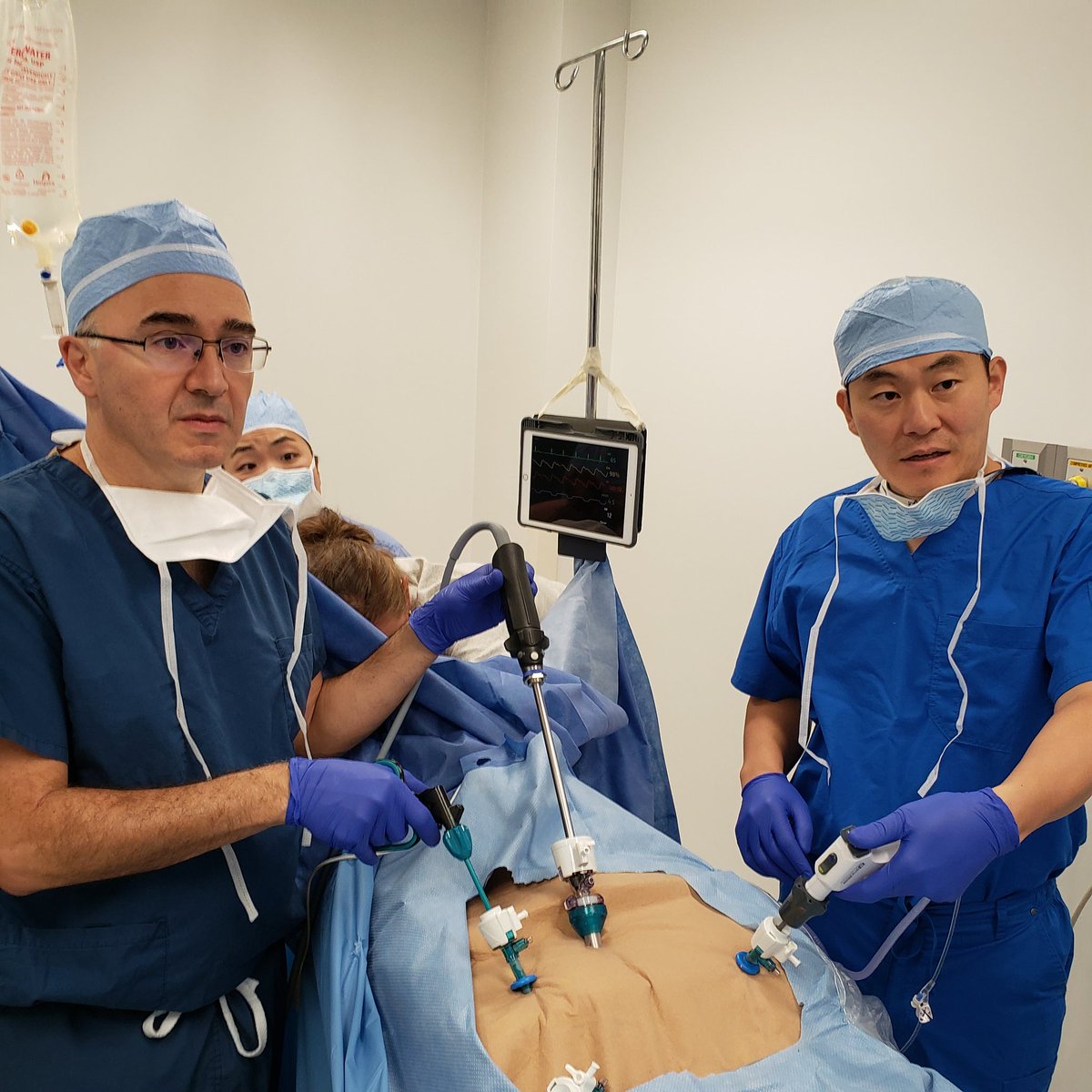 DrOshinowo's tweet photo. Simulation with our future MIGS surgeons with @joyi1014 and @jmourad1! #seeonesimonedoone #teachone #FMIGBootcamp2019 @FMIGS1 @AAGL https://t.co/VOTp8ko7ZX