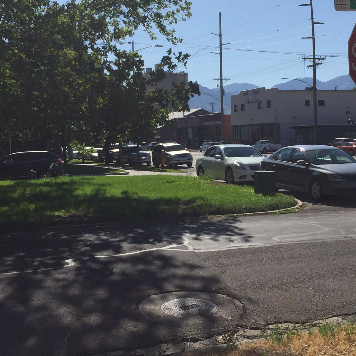 LNsmusings's tweet photo. When mormons park in front of fire hydrants and illegally on my street, I call parking enforcement. #LDS #IAmAMormon #SLC @slcpd https://t.co/ouDgMXnCWC