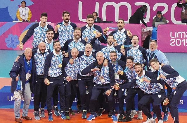 Voley_FeVA's tweet photo. ¡Soñamos, trabajamos y llevamos la bandera siempre con orgullo! 🇦🇷🏐

#JuegosPanamericanos 
Masculino 🥇
Femenino 🥉
Beach 🥇🥈

#FIVBOQT Clasificados a Tokio 2020🎖️

#VamosArgentina💙 #ADNVoley #OrgulloEnAlto #SonamosTokio https://t.co/mazRgiGLQX