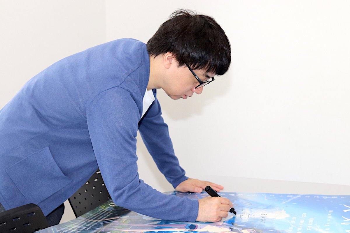 moviewalker_prs's tweet photo. ＼🎁『#天気の子』の #新海誠 監督サイン入りポスターor原作本を合計2名様にプレゼント❗／

🔻 @Movie__Walkerをフォロー
🔻この投稿をRT
🕐締切：8月28日(水)正午まで

🔻新海監督にインタビュー🌤あなたの質問聞いてきました！
👉🏻https://t.co/JuVEV2vVs4

#AskMeAnything @tenkinoko_movie https://t.co/J5SzxVLMFv
