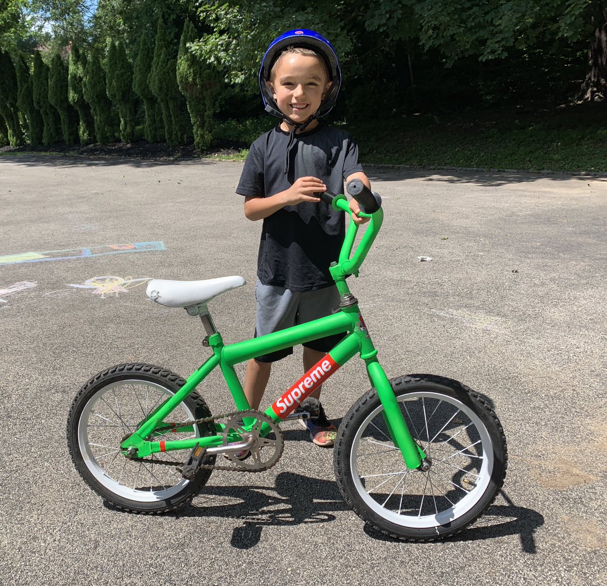 dr_tgro's tweet photo. @supremenewyork do you like our #oneoff racer - @MainLineToday @LowerMerionTwp #mainlinebikerace https://t.co/HlmeCOlpB2