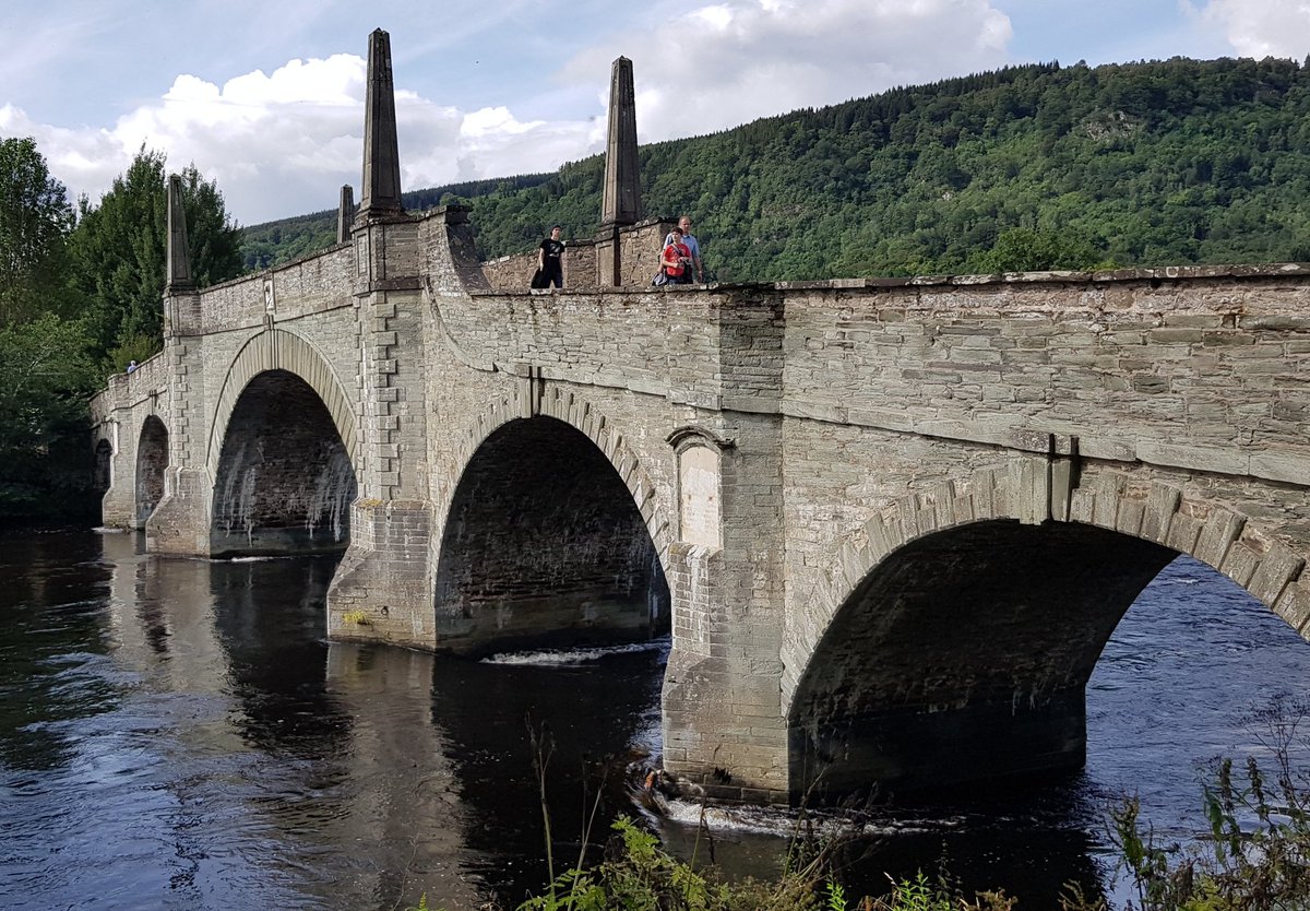 Moonfan's tweet photo. Great weekend in #Aberfeldy!
#TheBirks
#WadesBridge (symbol of imperial oppression ⚔️)
#AberfeldyShow (A tenner t'get in! Wtf?! 😱)
#PerthAndKinross
#Moness in spate
#RiverTay https://t.co/wSxAOzPHX6