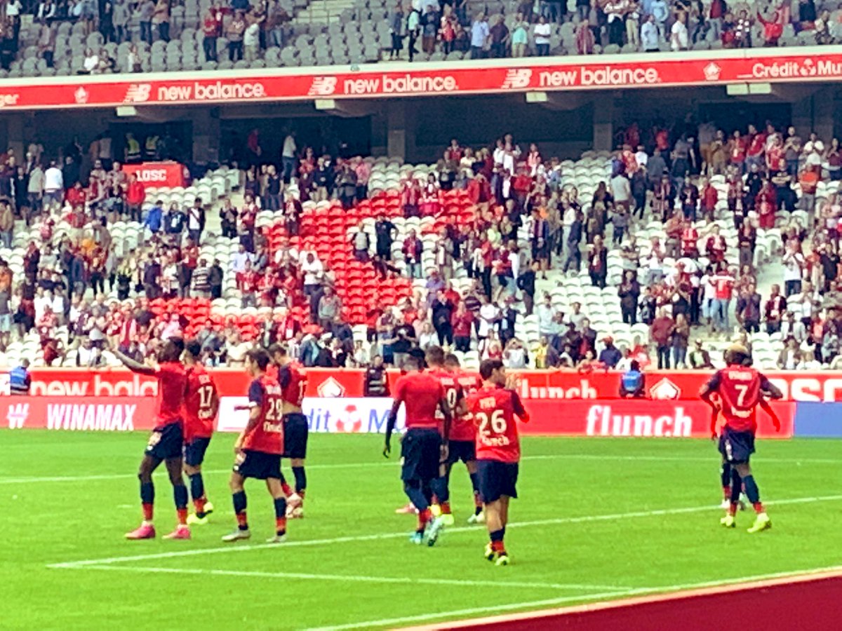SauretRomain's tweet photo. Premier match première victoire ✌️ De belles promesses avec des nouveaux joueurs ! Un super buteur #Osimhen avec un latéral #Bradaric qui avale les km... et une entrée technique au top du futur crack #Yazici ! #Losc #loscfcna https://t.co/jHpFKpdNuS